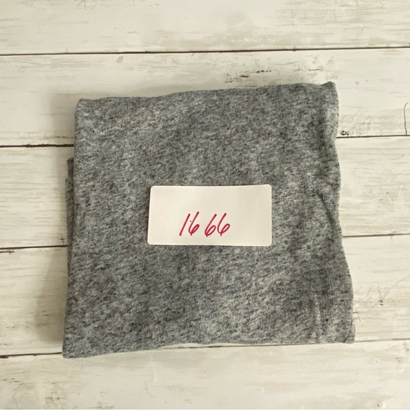 Levis Womens Gray‎ Short Sleeve Crew Neck T-Shirt Size Medium - Picture 7 of 7